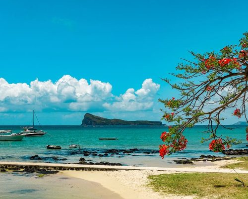 mauritius-cap-malheureux-boat-sea